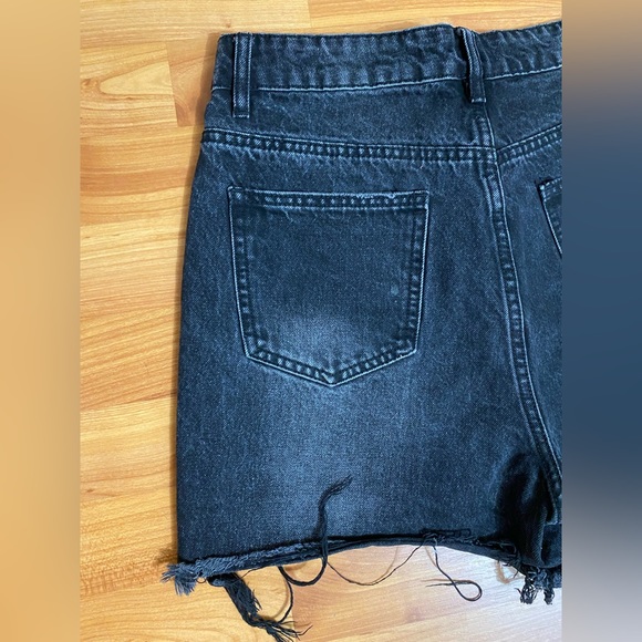 Shorts - Picture 4 of 6